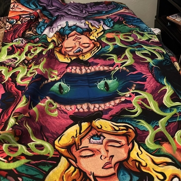 Alice in Wonderland Psychedelic Pashmina by Waz Shop - Picture 7 of 7